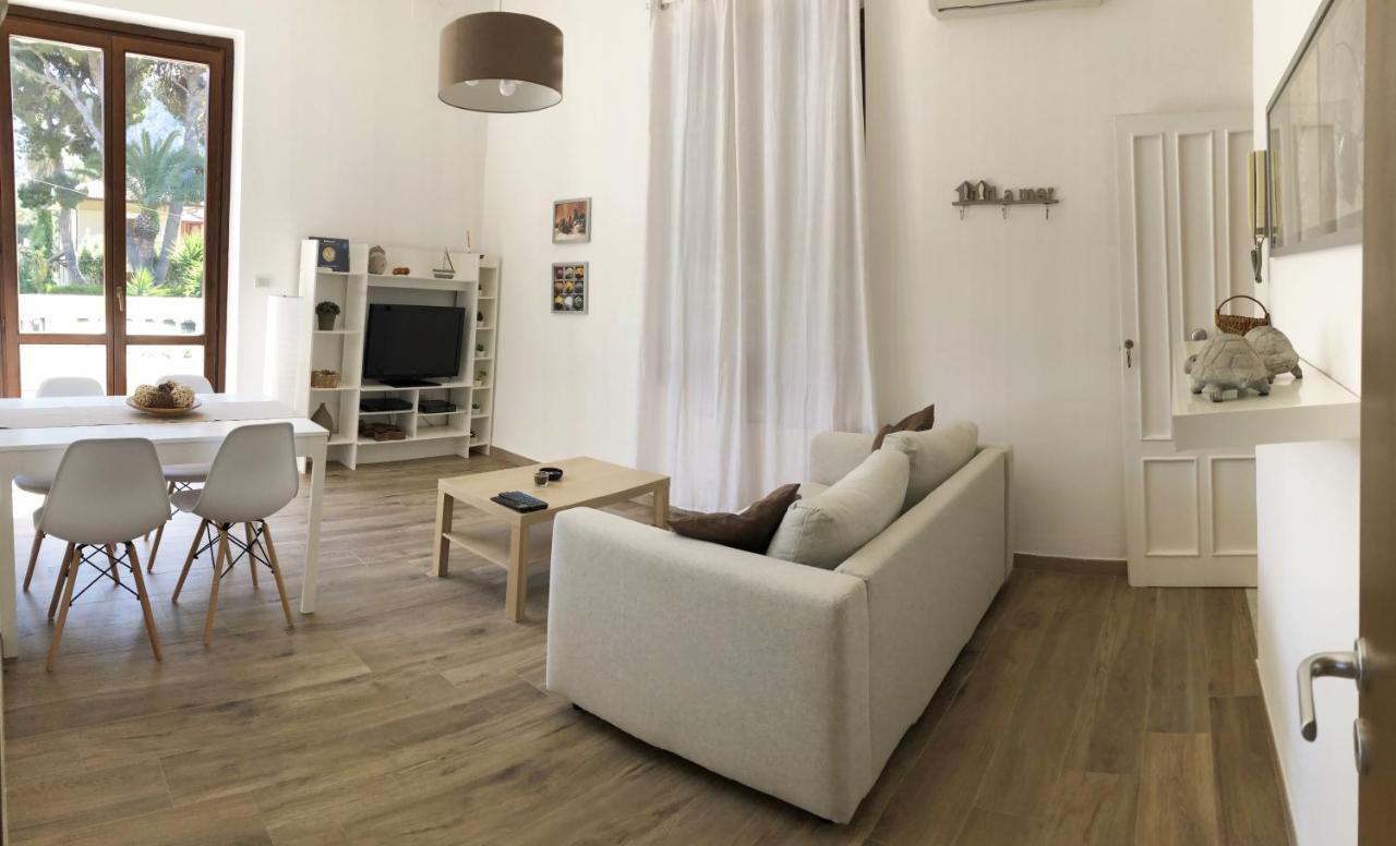 A Un Passo Dal Mare Apartment Lido di Mondello ภายนอก รูปภาพ